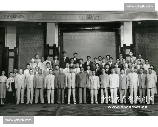 周恩来与毛泽东的关系与中国现代化进程中的协同与冲突分析